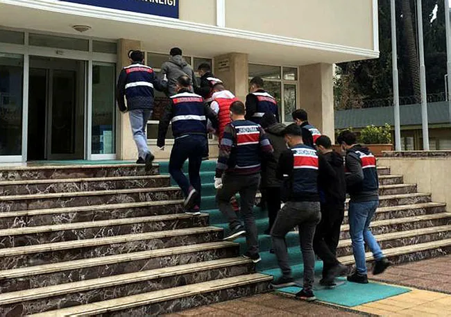 PKK propagandası yaptıkları belirlenen 10 şüpheli gözaltına alındı