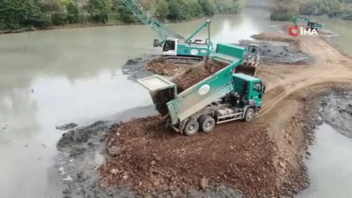 Trabzon'da Sera Gölü'nü çamurdan temizlemek için yeni bir çalışma başlatıldı