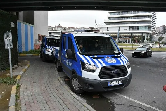 İBB, Güngören’de kaçak büfe kurdu! Zabıtalar başında 24 saat nöbet tutuyor