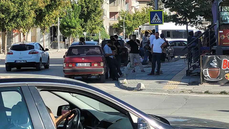 Malatya'da art arda 2 deprem! Halk panikle sokaklara döküldü
