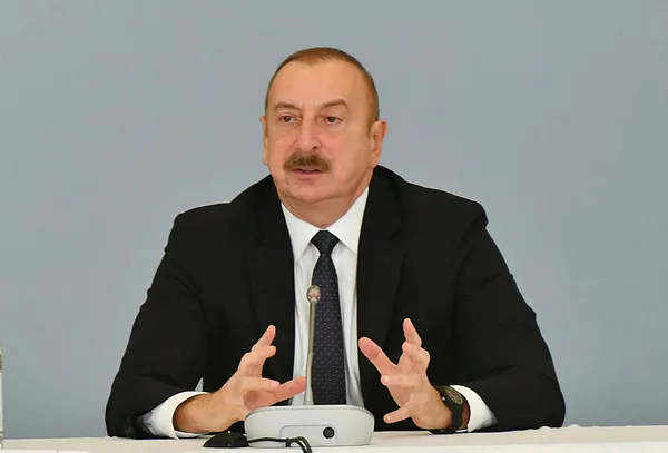 Azerbaycan Cumhurbaşkanı İlham Aliyev’den Türkiye’ye karşı sinsi plan yapanlara uyarı: Türk ordusu yalnız değildir