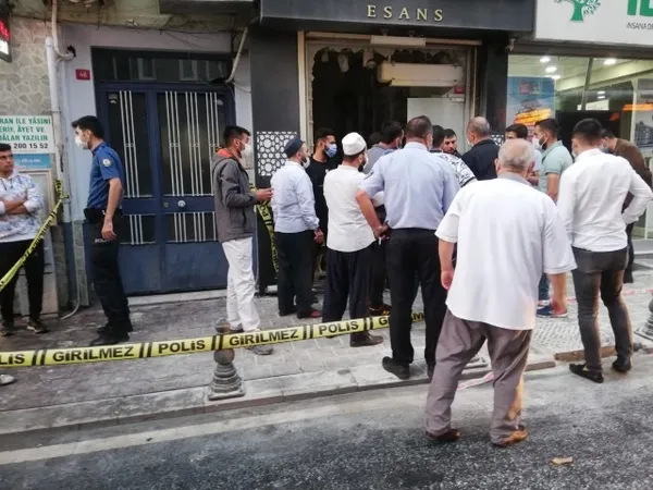 İstanbul Fatih'te parfümeride patlama: 2 yaralı - 1