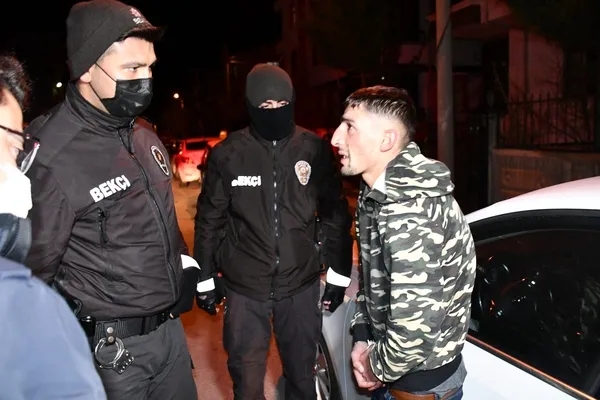 yaptigi-aciklama-yurekleri-burktu-gasp-magduru-50-lira-kazanmazsam-babam-dovuyor-1607682480619.jpg Yaptığı açıklama yürekleri burktu! Gasp mağduru: 50 lira kazanmazsam babam dövüyor - 1
