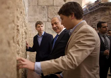 Skandal paylaşıma Netanyahu desteği