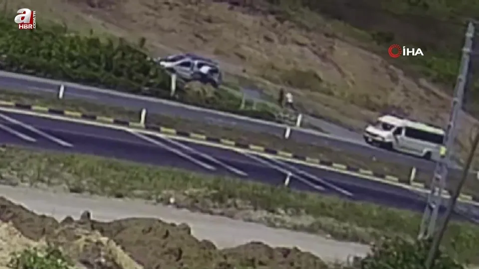 Otomobilin yayaya çarptığı anlar kamerada