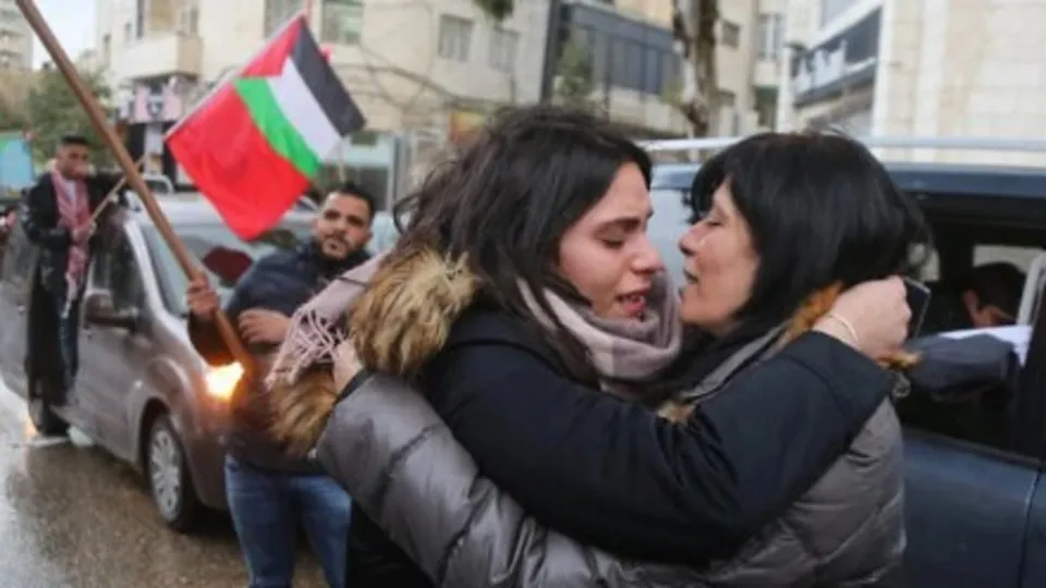 İsrailli 3 esir böyle teslim edildi! İşte o anlar