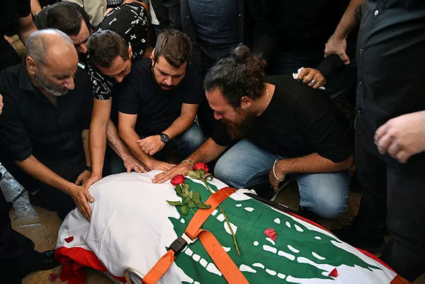 reuterstan-israile-cagri-oldurulen-kameraman-issam-abdullahin-sorusturmasi-seffaf-yurutulsun-1697549333228.jpg Reuters'tan İsrail'e çağrı: Öldürülen kameraman İssam Abdullah'ın soruşturması şeffaf yürütülsün - 3