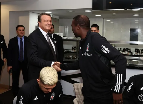 Beşiktaş Başkanı Hasan Arat’tan teknik direktör ve transfer açıklaması! Kadro dışı kalan futbolcular affedilecek mi?