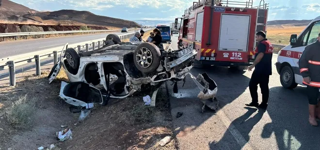 Çorum’da feci kaza! Bariyerlere çarptı takla attı: 3 yaralı
