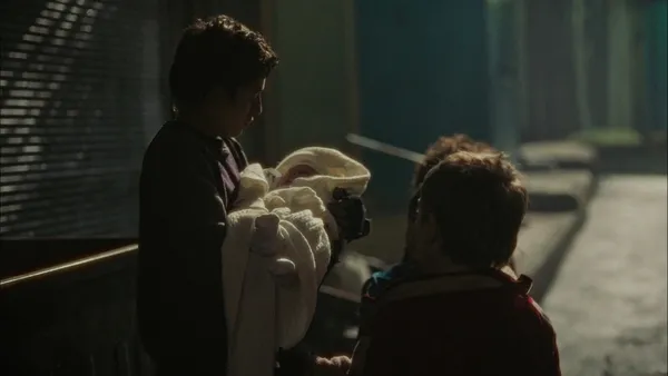 Türkiye ‘Ateş Kuşları’nın duygu yüklü o sahnelerini konuşuyor! Gülayşe’yi ‘Köksüzler’ sahiplendi