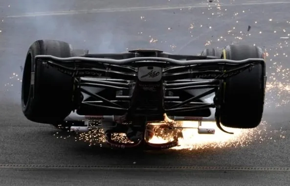 Formula 1 Büyük Britanya Grand Prix’sinde korkunç kaza! Ters dönerek taklalar attı