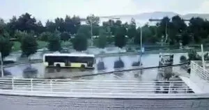 Yolda kalan İETT trafiğe neden oldu