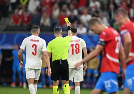 Türkiye Çekya maçına damga vurdu! Rumen hakem Istvan Kovacs daha önce de A Milli takımı yakmış