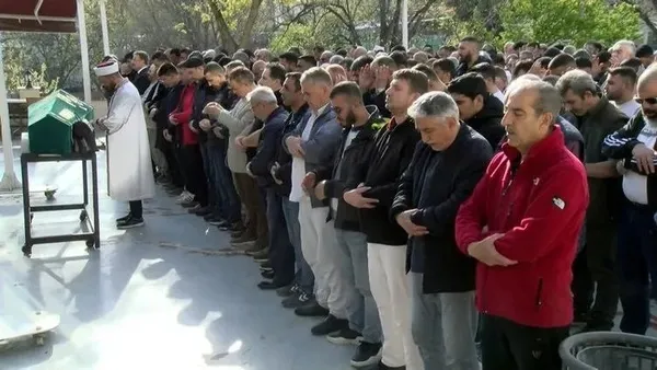 sosyal-medyadaki-yorumlari-okurken-kalp-krizi-gecirdi-balikci-omerin-olumu-1712498180082.jpeg Sosyal medyadaki yorumları okurken kalp krizi geçirdi! Balıkçı Ömer’in ölümü - 4