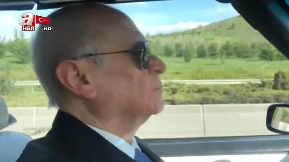 Devlet Bahçeli’ye tek kapılı spor otomobil