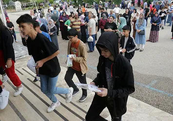 Son dakika | LGS sınavı başladı! Yüzbinlerce genç ter döküyor