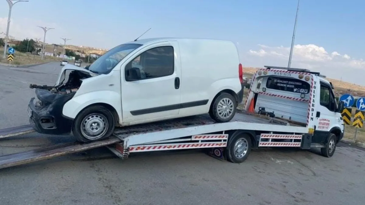 Elazığ’da korkutucu trafik kazası: 2 yaralı