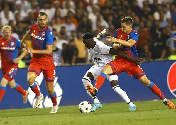 sampiyonlar-ligi-gruplarina-kalan-takimlar-belli-oldu-1661290619741.jpg Şampiyonlar Ligi gruplarına kalan takımlar belli oldu - 4