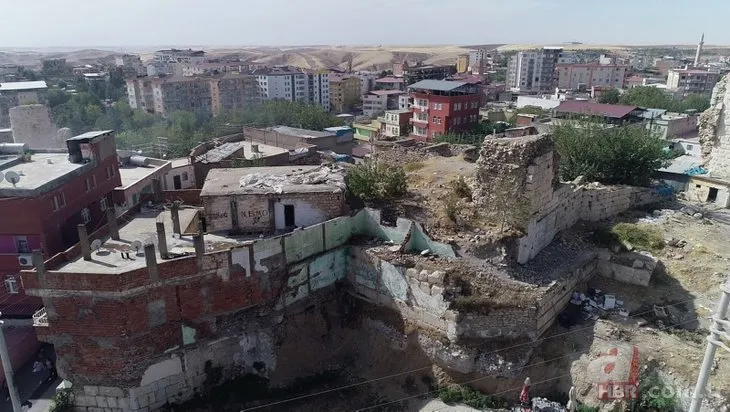 Harzemşah’ın mezarı nerede? Doç. Dr. Bozan’dan flaş açıklama