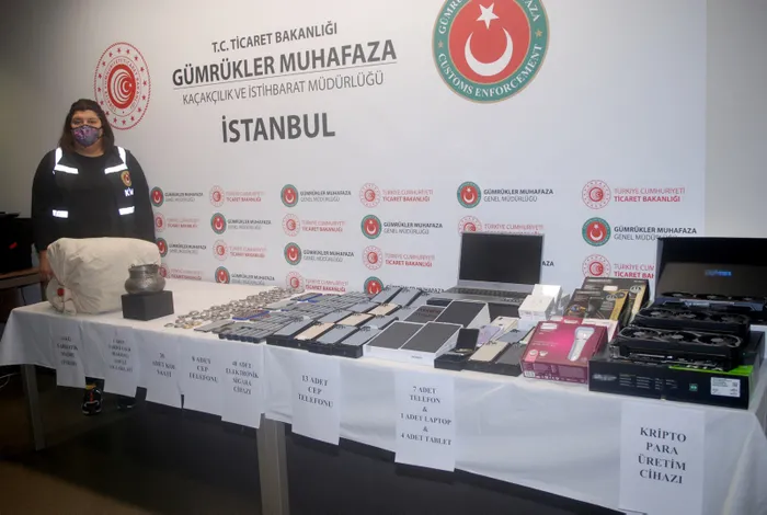 Sabiha Gökçen Havalimanı’nda operasyon: 3 milyon TL’lik ürün ele geçirildi - 3