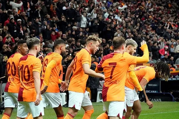 1702278039345.jpeg Galatasaray son 16 için sahaya çıkıyor! Hem tur hem de dev gelir... - 4