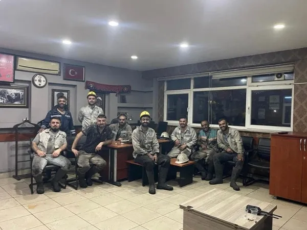 1665995274690.jpg Maden kazasından kurtulan madenciden yürekleri dağlayan paylaşım: Bir ben kaldım... - 1
