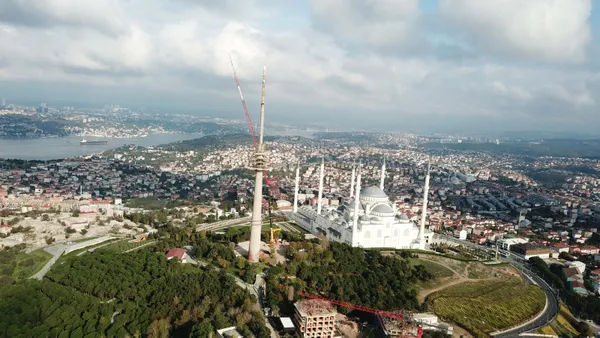 40 yıldır hizmet veriyordu! Çamlıca'daki son kulenin de sökümüne başlandı - 2