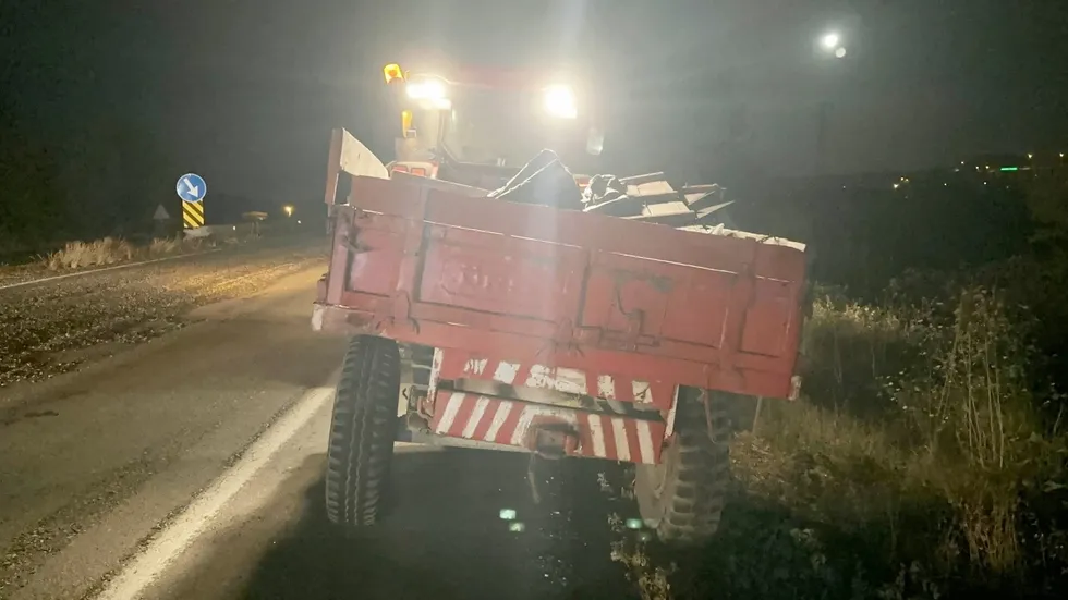 Römorka çarpan otomobil takla attı: 1 yaralı - 2