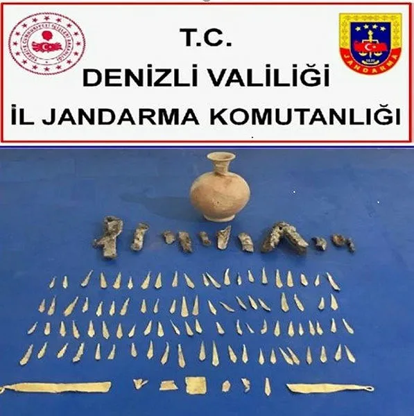 denizlide-2-sahis-roma-donemine-ait-tarihi-eserlerle-yakalandilar-1623850726780.jpg Denizli’de 2 şahıs Roma dönemine ait tarihi eserlerle yakalandılar - 1