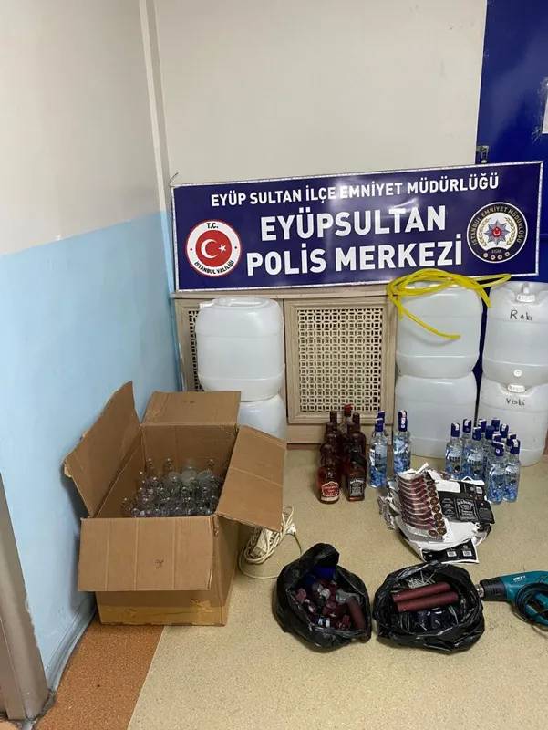İstanbul'da 68 şişe sahte alkol ele geçirildi - 3