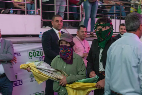 chp-sozcusu-oztrak-hdp-kongresindeki-ocalan-sloganlarini-kinayamadi-1656947737130.jpg CHP Sözcüsü Öztrak HDP kongresindeki 'Öcalan' sloganlarını kınayamadı - 1