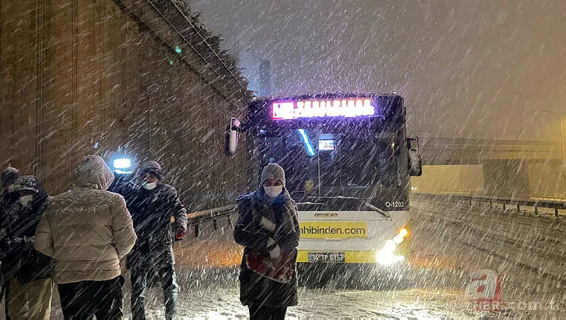 İstanbul yaya kaldı! Yetersiz İBB vatandaşa eziyet oldu 4