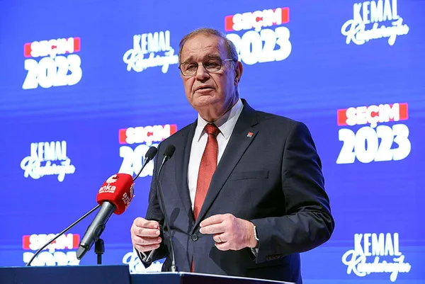 ak-parti-sozcusu-omer-celikten-kritik-aciklamalar-chp-kendi-verilerini-gercek-gibi-sunuyor-1685290927819.jpg AK Parti Sözcüsü Ömer Çelik'ten CHP'li Faik Öztrak'a yanıt: Bugün millet iradesine saygı günü! - 2