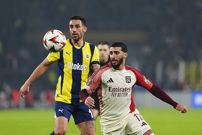 1737706736287.jpg Son maçlar öncesi, Fenerbahçe'nin şansı hala devam ediyor. (AA)