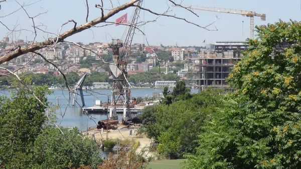 istanbulda-dehsete-dusuren-olay-insaattan-dusen-isci-hayatini-kaybetti-1655893494241.jpg İstanbul’da dehşete düşüren olay! İnşaattan düşen işçi hayatını kaybetti - 3