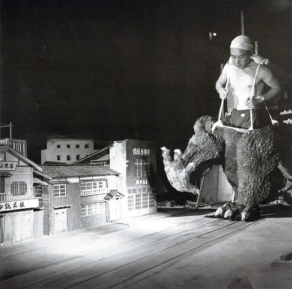 Godzilla’yı böyle çekmişler