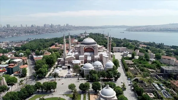 Kültür ve Turizm Bakanı Mehmet Nuri Ersoy'dan flaş Ayasofya açıklaması! Çok ciddi bir tadilat gerçekleştirilecek - 6