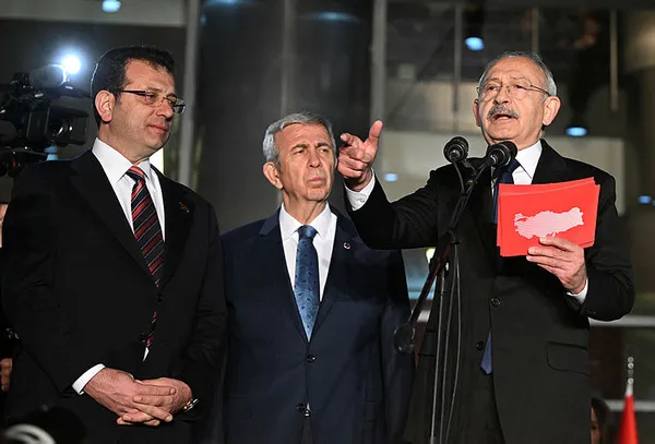 1678200339787.jpg CHP ve İYİ Parti arasında ortalık yangın yeri! Kılıçdaroğlu'nun adaylığı sonrası trol gerginliği - 2