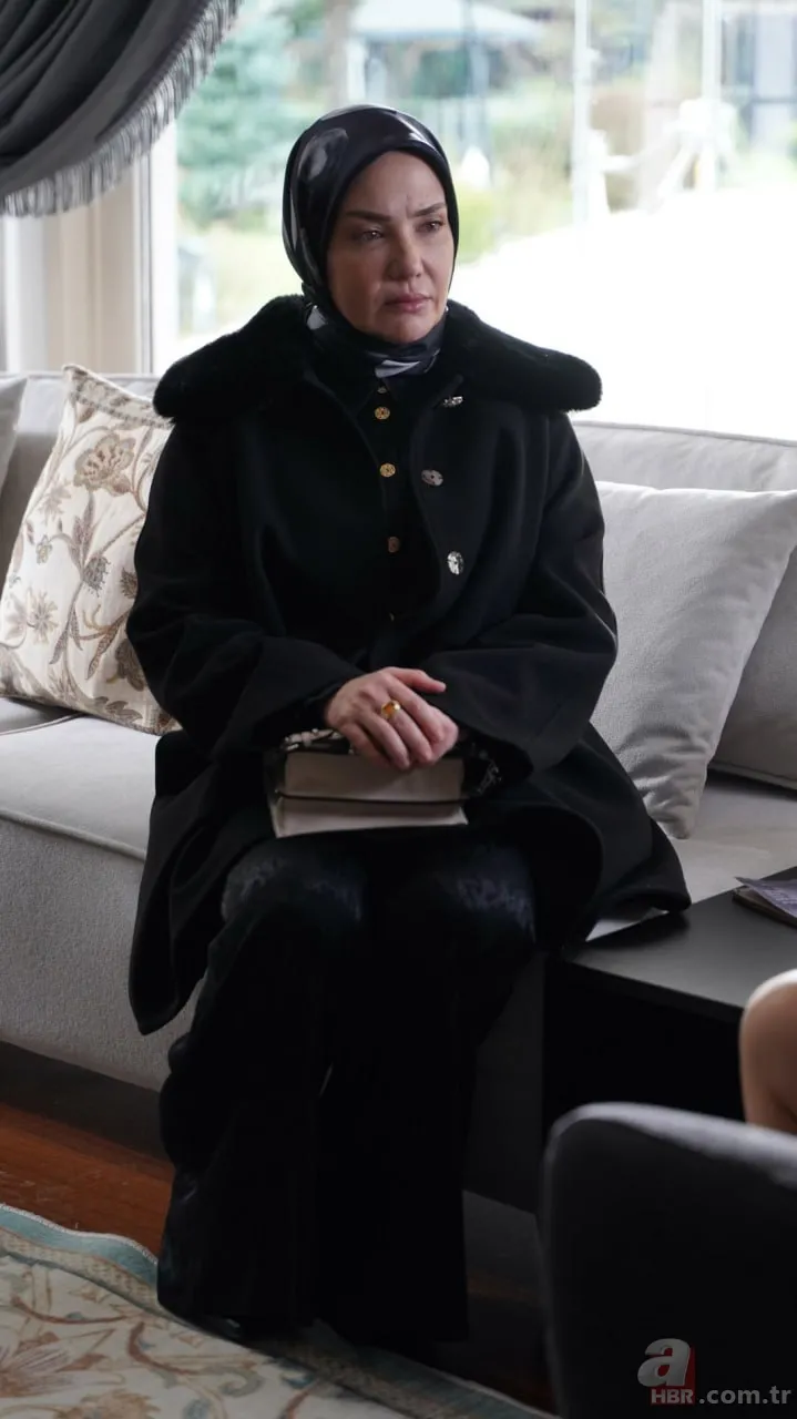 Bu dizi susmayacak! Protesto, aşk, vicdan… "Aynı Yağmur Altında" ekrana kilitleyecek! 15