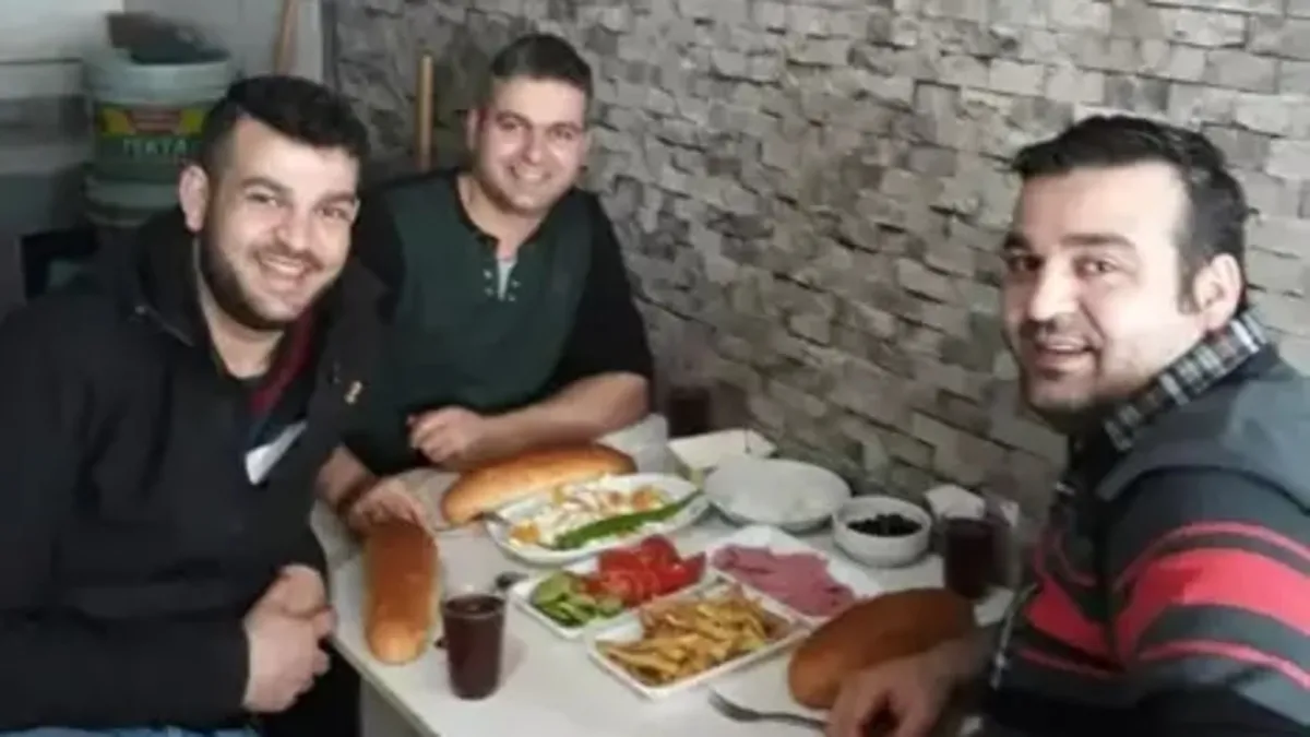 Ankara'da dönerci 3 kardeşi trafik kazası ayırdı