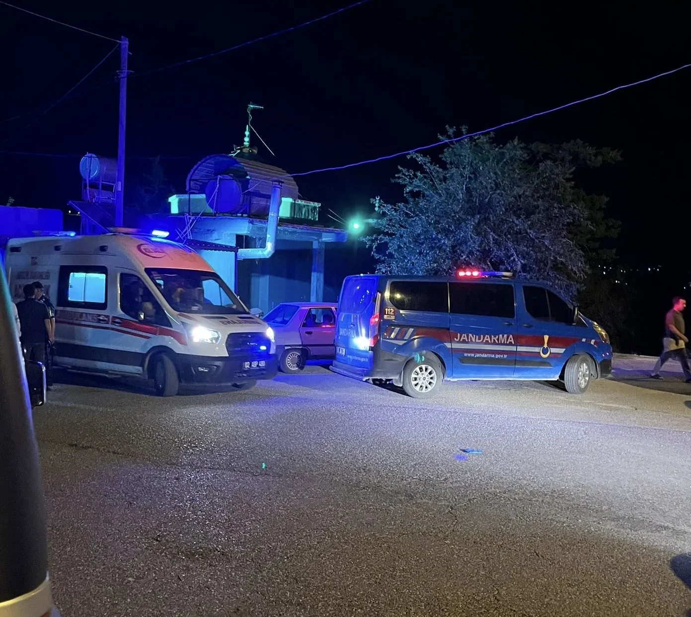 Adıyaman'da Seyid Şeyh Abdurrahman Erzincani Türbesi yakınında silahlı kavga: 1 yaralı