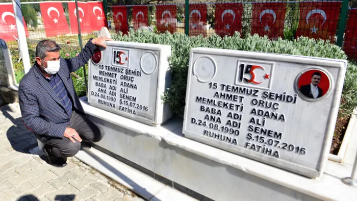 Mezar taşları kırılan ikiz şehitlerin babası konuştu: Yaram yeniden tazelendi! Nasıl eliniz uzandı? - 1