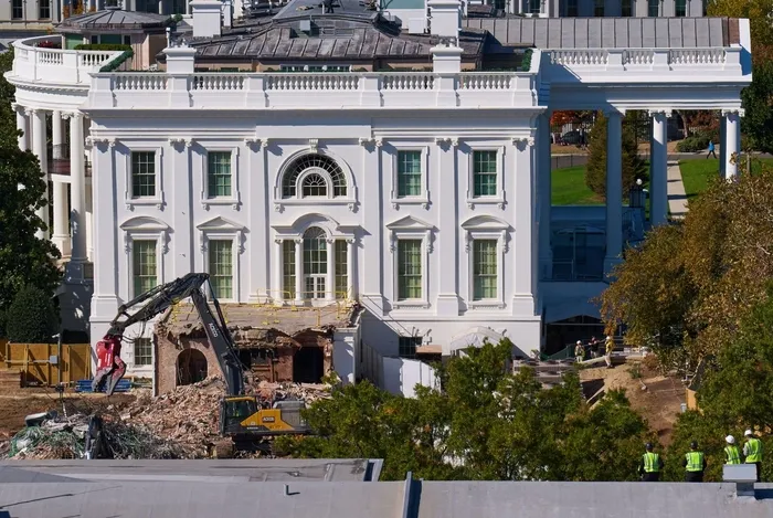 beyaz-sarayda-insaat-var-trumpin-dev-yapi-istegi-mimari-cileden-cikardi-1764226485289.jpg Beyaz Saray, REUTERS