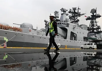 Rus savaş gemileri Filipinler'de