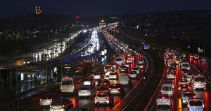 Milyonlarca vatandaş yolda kaldı