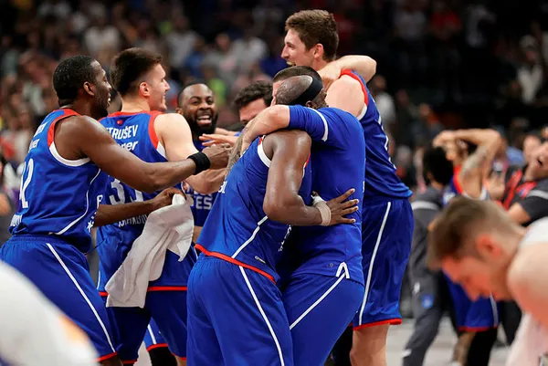 Son dakika: Anadolu Efes, Real Madrid'i yenerek şampiyon oldu - 4