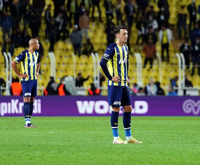 Son dakika: Taraftarlardan Fenerbahçe Başkanı Ali Koç'a büyük şok! - 4