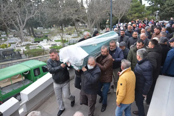 1673357328360.jpg Kartal'da ölü bulunmuşlardı! Cansu Demirel son yolculuğuna uğurlandı - 2