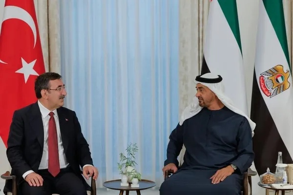 1687452504524.jpg Cumhurbaşkanı Yardımcısı Yılmaz ve Bakan Şimşek'ten BAE'de kritik görüşme! - 1