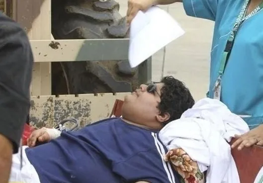 dunyanin-en-kilolu-adaminin-son-hali-saskina-cevirdi-evinden-vincle-cikarilmisti-tam-542-kilo-verdi-1671268759607.jpg Dünyanın en kilolu adamının son hali şaşkına çevirdi! | Evinden vinçle çıkarılmıştı tam 542 kilo verdi! - 1